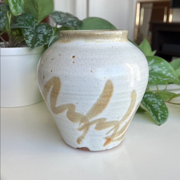 Handmade Neutral Pottery Vase Botanical Leaf Design Vintage - Picture 5 of 15